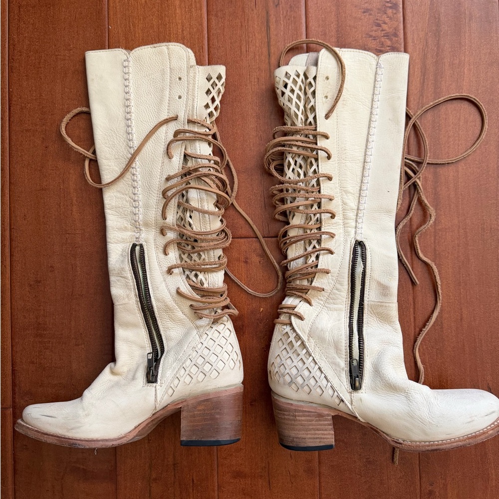Free Bird Carver Women's Cream Lace-Up Boots 7.5